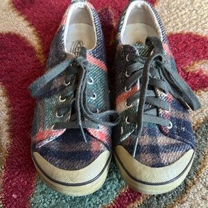 Keen fleece plaid tennis shoes, excellent condition.
